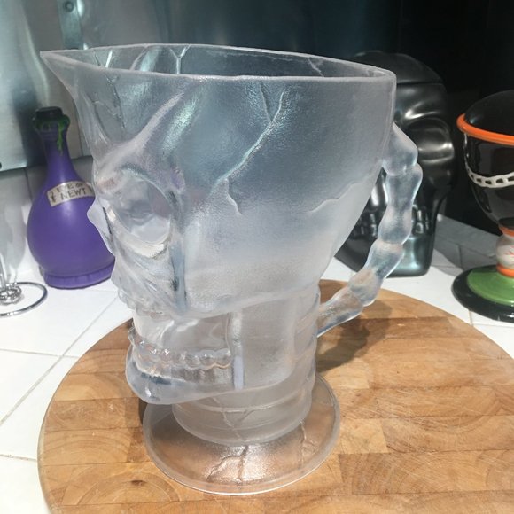 Halloween Frosted Skull Plastic Pitcher - Picture 2 of 2